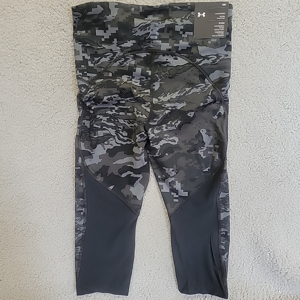 NWT Under Armour Compression Womens Small‎ Black Gray Camo Mid Rise Speed Capri